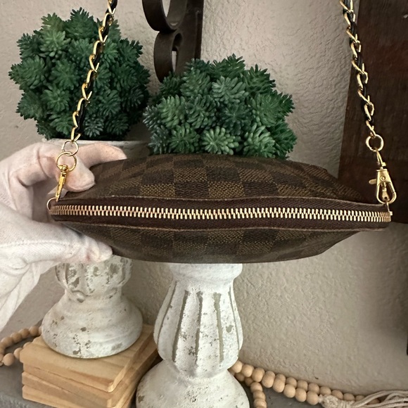 Louis Vuitton Damier Pochette Cosmetics Pouch Crossbody - Picture 2 of 11